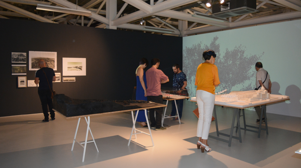 Visitas guiadas a la exposicin de Fernando de Retes 'UMBRALES, URDIMBRES. Ensayos materiales en la frontera de la arquitectura'