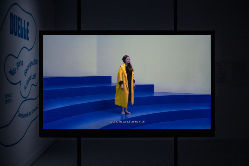 Frame del vídeo de Ariane Loze